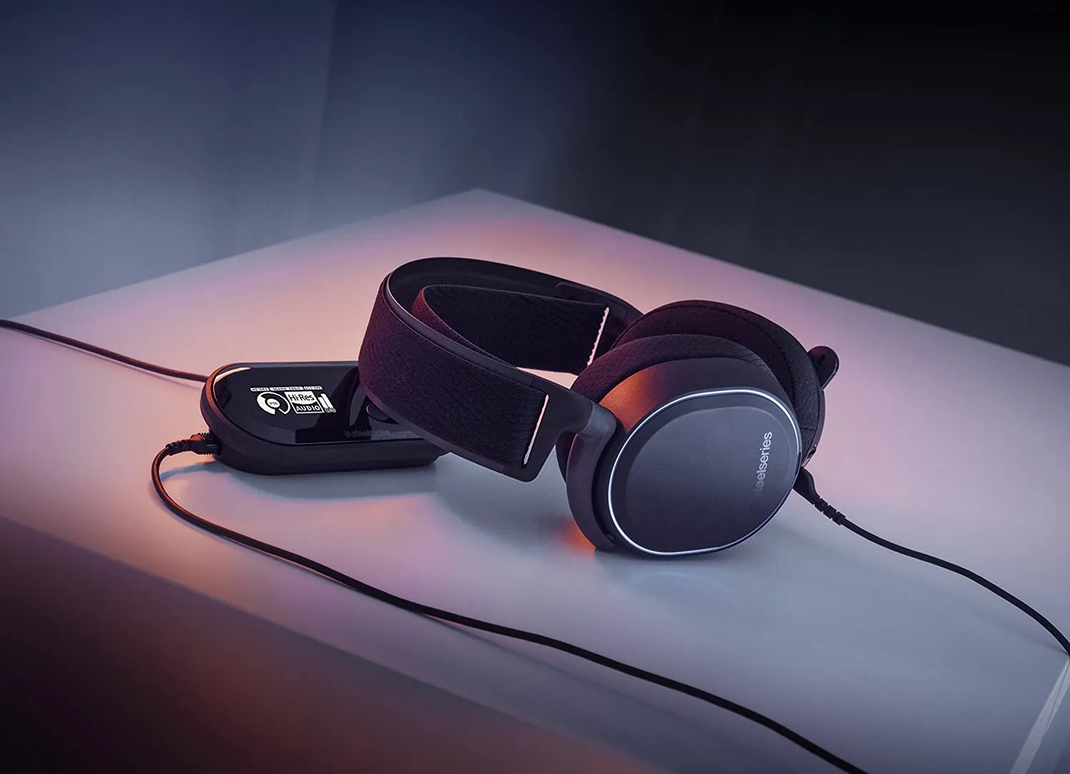 SteelSeries Headset Arctis Pro   GameDAC Wired Gaming Headset - Certified Hi-Res Audio - Dedicated DAC and Amp - for PS5/PS4 and PC - Black