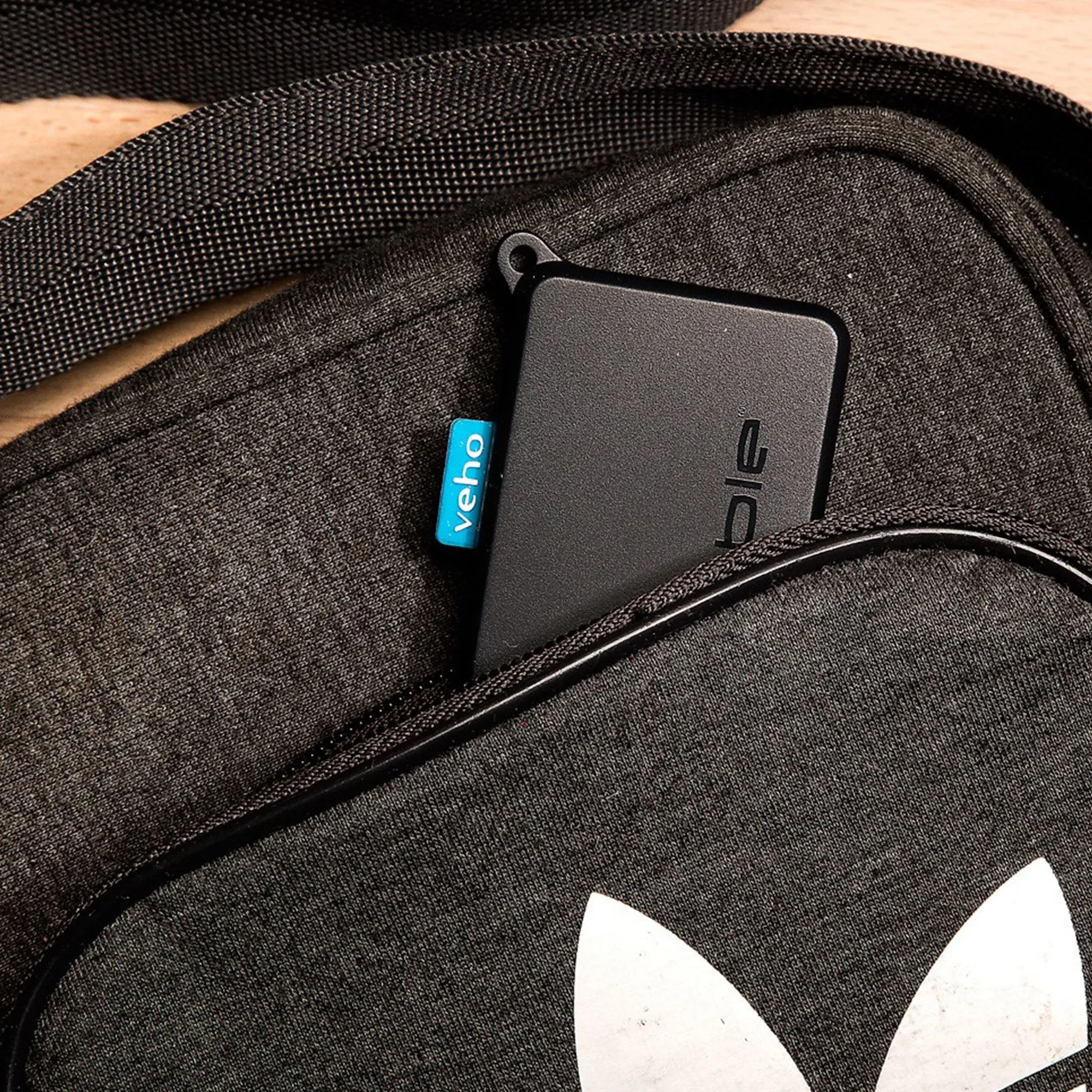 Veho Pebble Pokket 1000mAh micro size keyring Power Bank