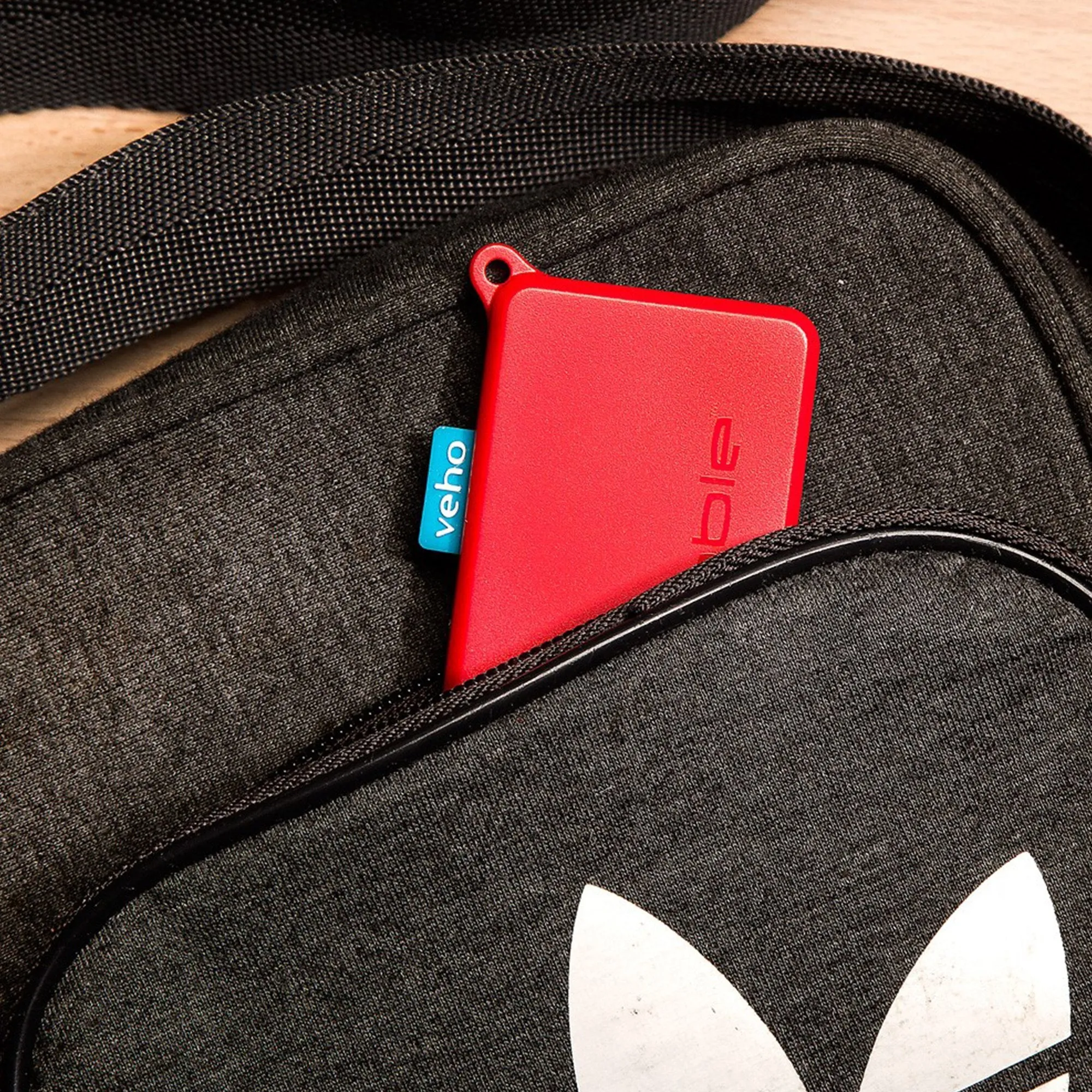 Veho Pebble Pokket 1000mAh micro size keyring Power Bank